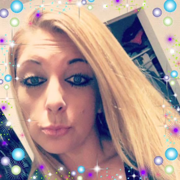 Meet your Posher, Gretchen - Picture 1 of 1